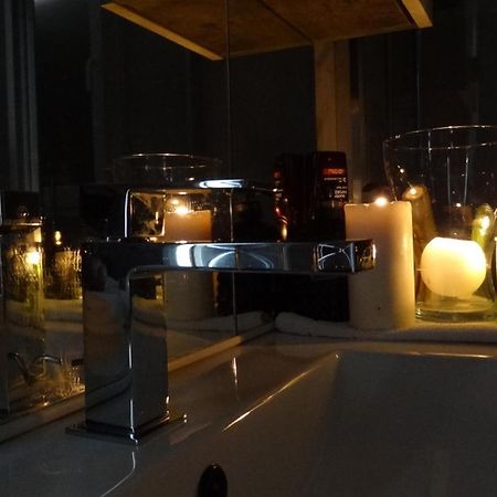 Fco Airport - A Casa Di Gisa Apartment ฟิวมิชีโน ภายนอก รูปภาพ